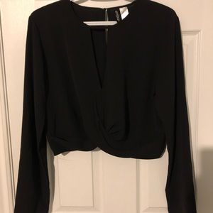 Black long sleeve crop top